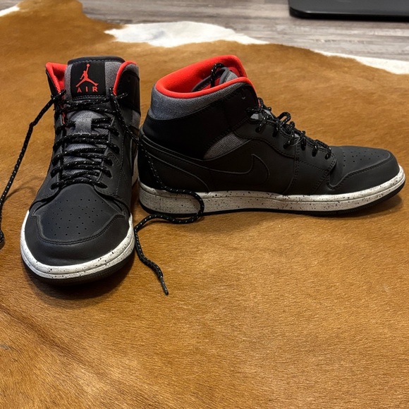 Air Jordan 1 Mid 'Holiday' 2015